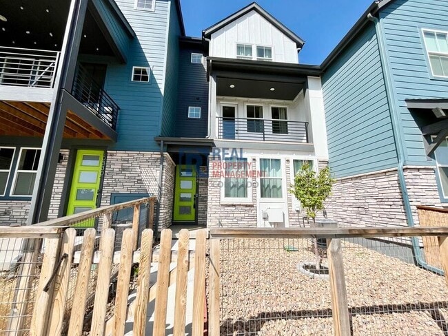 property at 10334 Milwaukee Cir