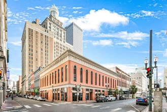 30 Baronne St in New Orleans, LA - Foto de edificio - Building Photo
