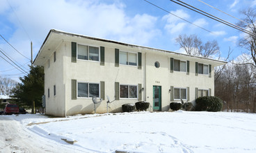 Coves at Columbus on Eaton and Miner Avenue in Columbus, OH - Building Photo - Building Photo