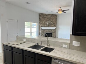 99 Fordland Estate Dr in Dayton, TX - Building Photo - Building Photo