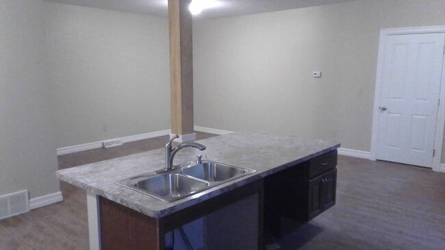6999 Milestrip Rd, Unit 6999 in Orchard Park, NY - Foto de edificio - Building Photo