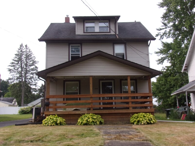 1216 Edgewood St NE in Warren, OH - Building Photo