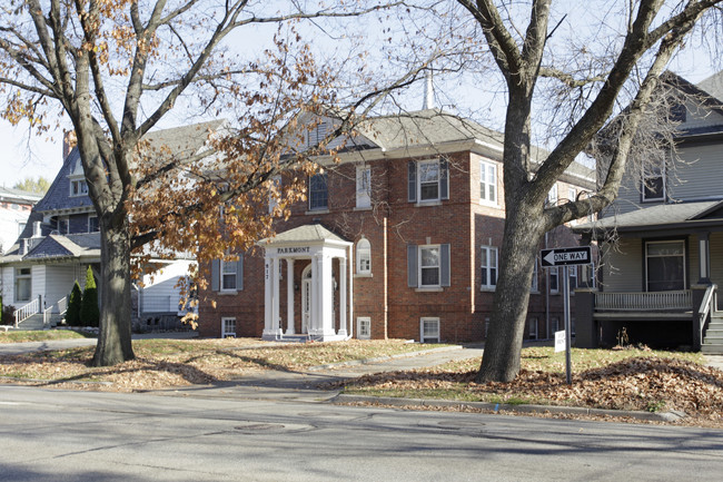 Parkmont Apartments in Kalamazoo, MI - Foto de edificio - Building Photo