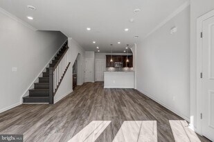 45114 Kincora Dr in Sterling, VA - Building Photo