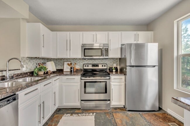 2830 Keltic Ct in West Valley City, UT - Building Photo - Building Photo