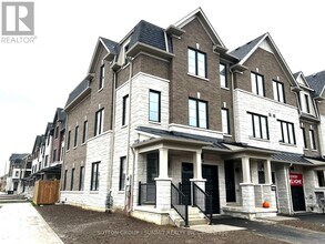 5930 Saigon St in Mississauga, ON - Building Photo - Building Photo