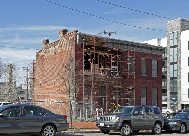 2101 E Franklin St in Richmond, VA - Foto de edificio - Building Photo