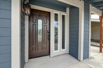 2432 Camino Garden Way in Carmichael, CA - Foto de edificio - Building Photo