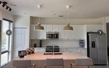 8001 NW 41st St, Unit F-207 in Doral, FL - Building Photo - Building Photo