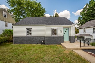 916 6th St in Verona, PA - Building Photo - Building Photo