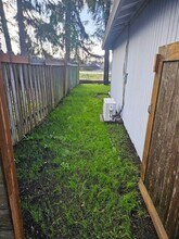 2430 SE 9th Ct in Gresham, OR - Building Photo - Building Photo