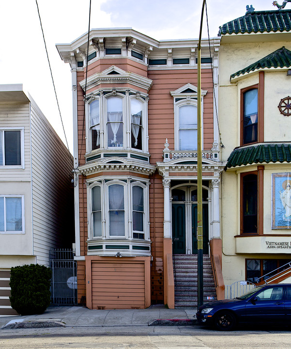 239-241 Duboce Ave in San Francisco, CA - Foto de edificio