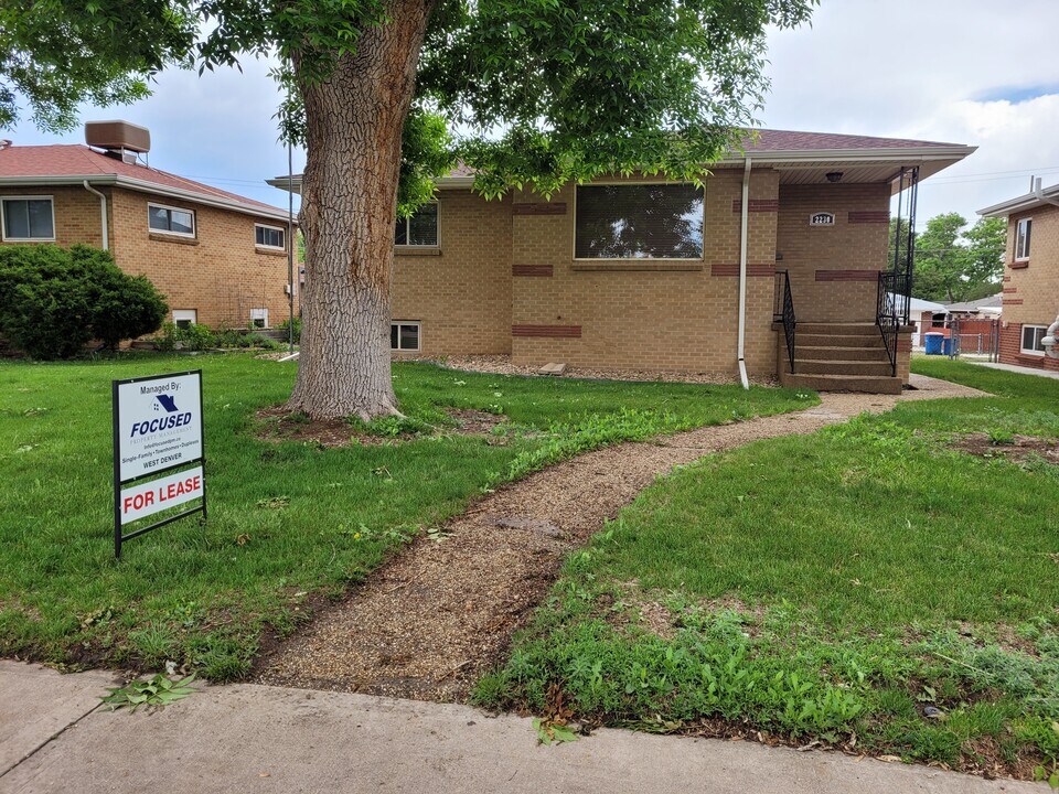 2230 Marshall St in Edgewater, CO - Building Photo