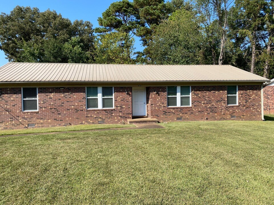 919 Rushmeade Rd, Unit R in Jackson, TN - Foto de edificio