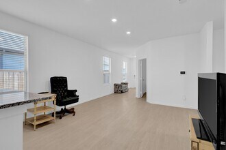 319 Bismuth Dr in Crosby, TX - Building Photo - Building Photo