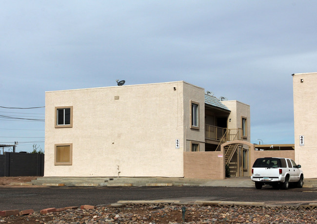 Courtyard Apartments in Apache Junction, AZ - Building Photo - Building Photo