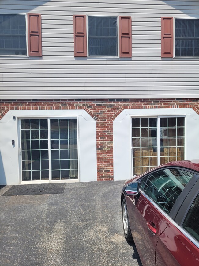 145 Franklin Ave, Unit 145 Franklin