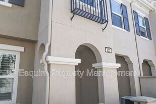 232 Lightwood St in Camarillo, CA - Building Photo