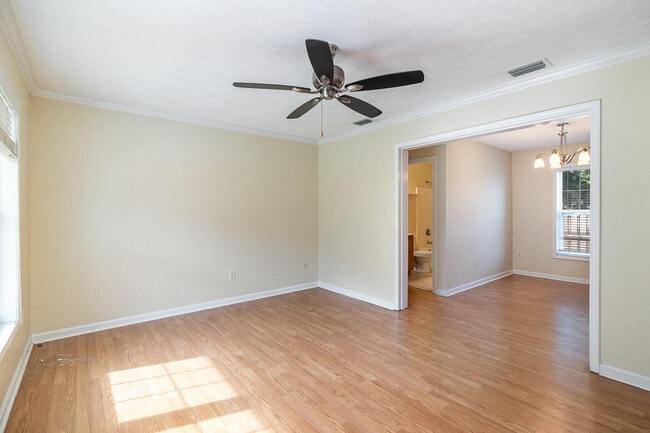 1520 Magnolia St NE in Palm Bay, FL - Building Photo - Building Photo