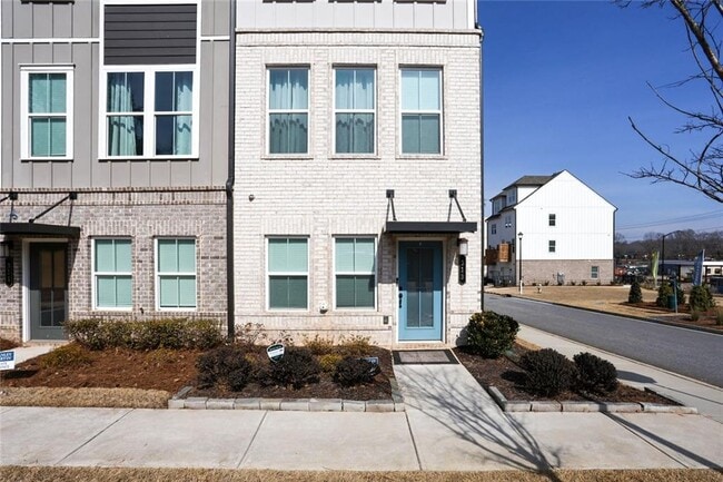 property at 313 Skylar Way SE