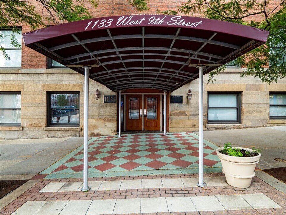 1133 W 9th St, Unit 502 in Cleveland, OH - Foto de edificio