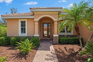 19640 Cobblestone Cir in Venice, FL - Building Photo