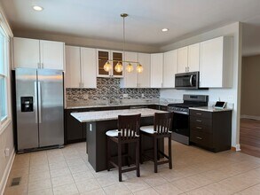 773 Ridge Dr in Elburn, IL - Foto de edificio - Building Photo