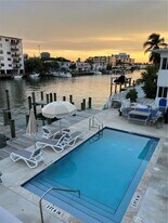 8035 Crespi Blvd in Miami Beach, FL - Building Photo