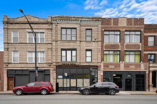 2140 W Cermak Rd in Chicago, IL - Building Photo