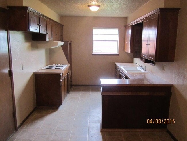 908 Lotus Ave in Midwest City, OK - Building Photo - Building Photo