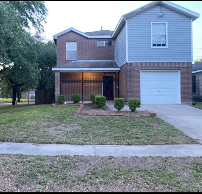 property at 2103 Whittier Dr