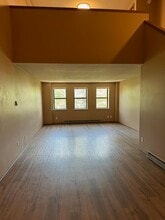 46 E Jackson St, Unit Apartment 4 in Hartford, WI - Building Photo - Building Photo