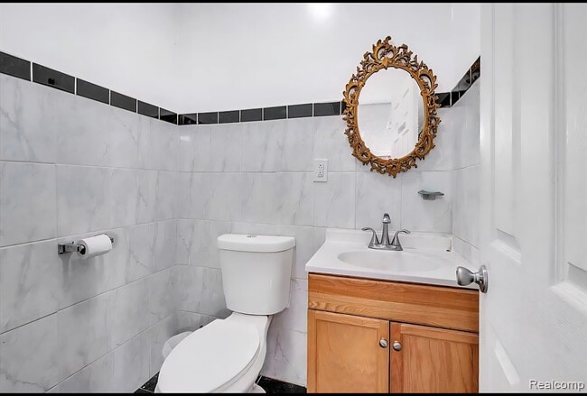 property at 2078 Belmont St