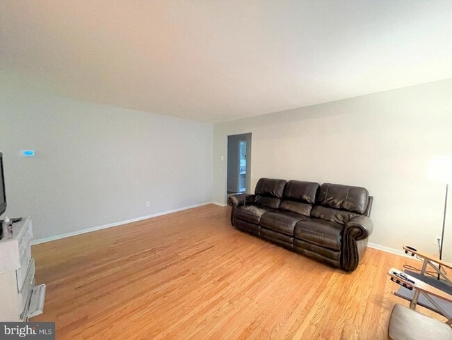 310 Fish Pond Rd in Washington Township, NJ - Building Photo - Building Photo