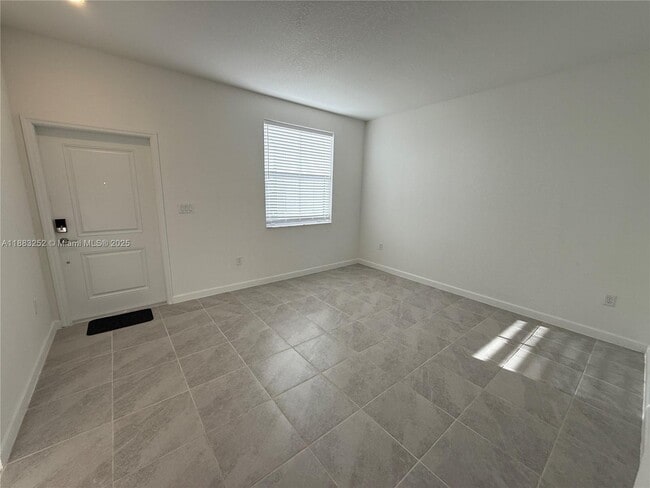 2844 SE 26th Ter in Homestead, FL - Building Photo - Building Photo