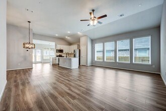 464 Leadtree Loop in Mustang Ridge, TX - Building Photo - Building Photo