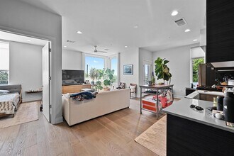 1800 E 4th St in Austin, TX - Building Photo - Building Photo