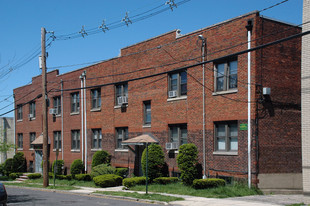 1025 Hoyt Ave Apartments