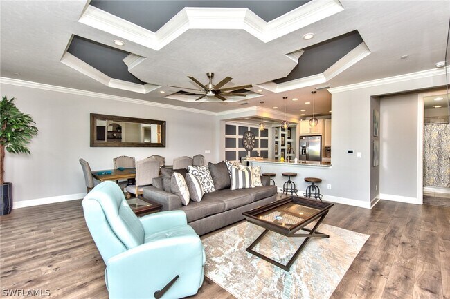 8764 Bellano Ct in Naples, FL - Foto de edificio - Building Photo