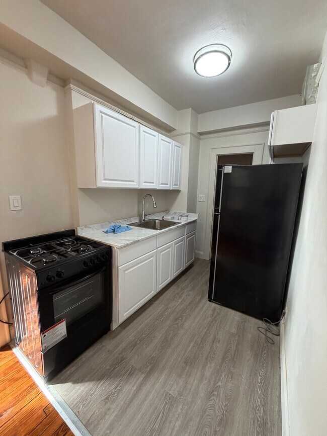 25 N Harrison St, Unit 206 in East Orange, NJ - Building Photo - Building Photo