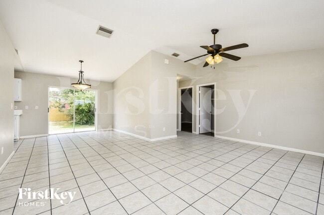 911 Sally Ave N in Lehigh Acres, FL - Building Photo - Building Photo