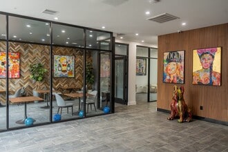 Vida By Gomes in Newark, NJ - Foto de edificio - Building Photo