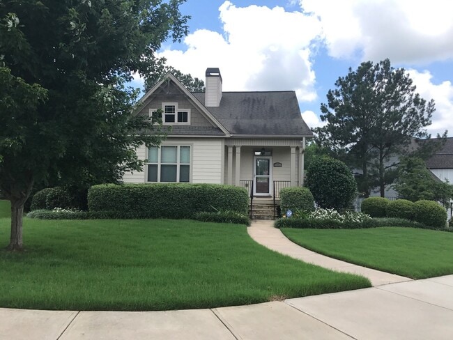 property at 263 Solamere Ln