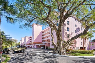 1040 Banyan Rd in Boca Raton, FL - Building Photo - Building Photo