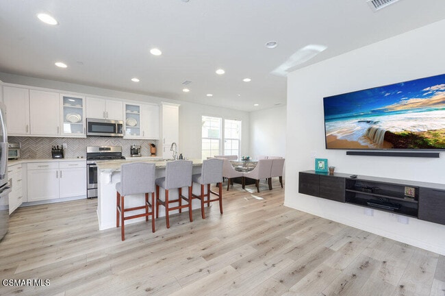 243 Stonegate Rd in Camarillo, CA - Foto de edificio - Building Photo