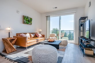 2929 on Mayfair in Wauwatosa, WI - Building Photo - Interior Photo