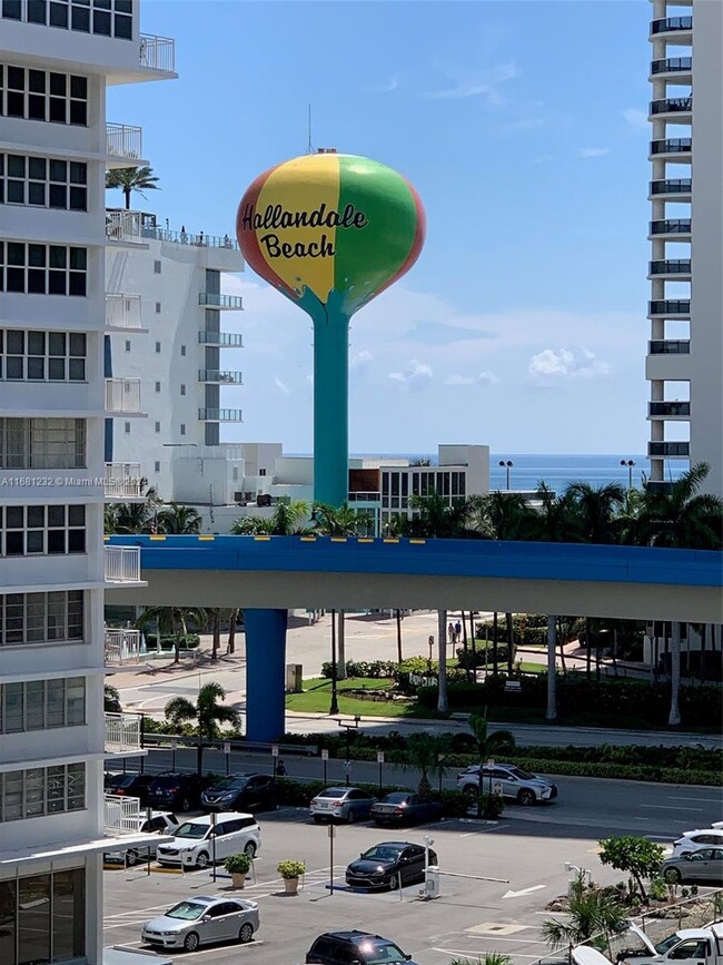 1817 S Ocean Dr in Hallandale Beach, FL - Building Photo - Building Photo