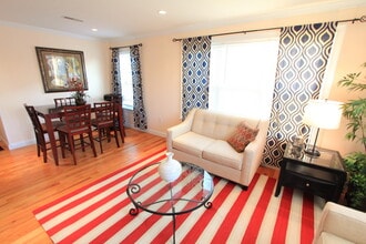 66 Litchfield St, Unit 2 in Boston, MA - Building Photo - Building Photo