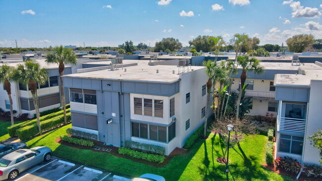 538 Normandy L in Delray Beach, FL - Building Photo - Building Photo