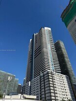 60 SW 13th St in Miami, FL - Building Photo
